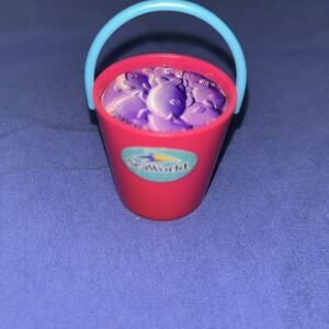 MATTEL FOR BARBIE DOLL 2008 PINK SEA WORLD BUCKET WITH FISH STICKER ACCESSORY A9